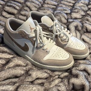 Jordan Low-Top Sneakers in White and Beige